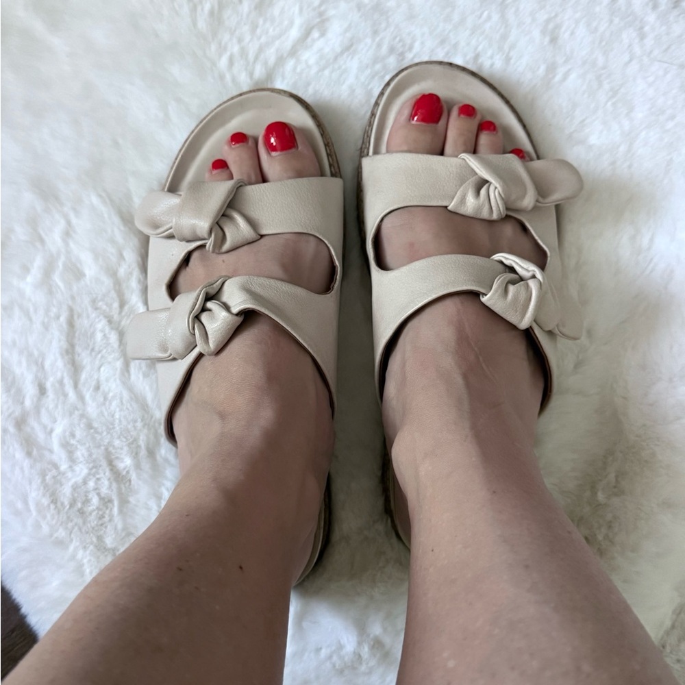 Elegant Tan Women's Sandals with Knot Detail